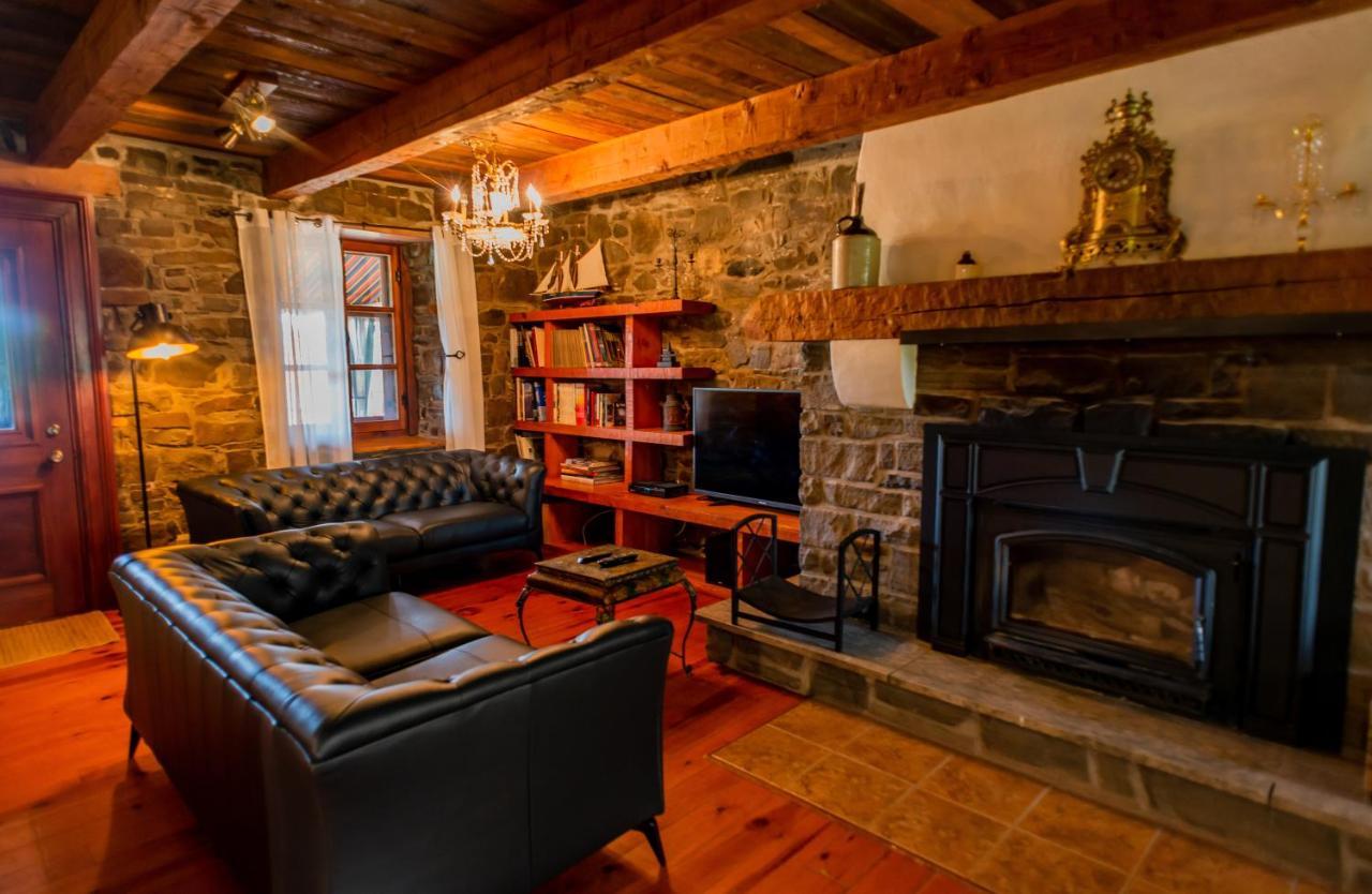 Domaine Steinbach Cidrerie B&B Distillerie St-Pierre-de-l'Île-d'Orléans Exteriör bild