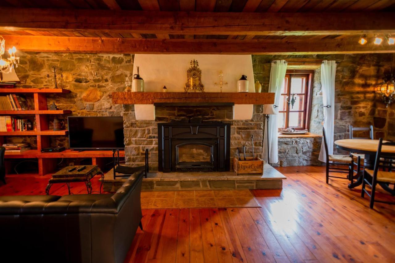 Domaine Steinbach Cidrerie B&B Distillerie St-Pierre-de-l'Île-d'Orléans Exteriör bild